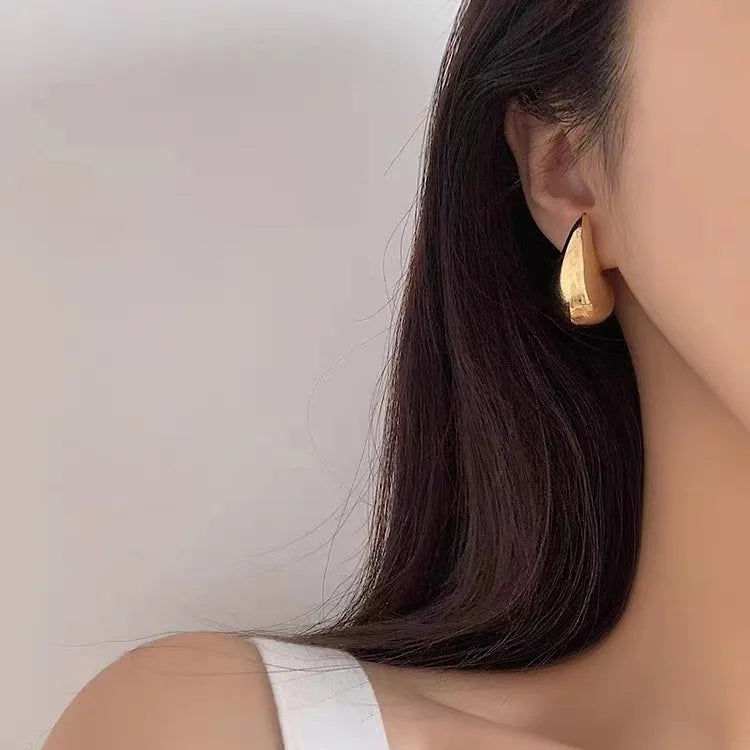 Elegante Tropfen-Ohrringe aus vergoldetem Edelstahl – Limitierte Edition von Simpliys